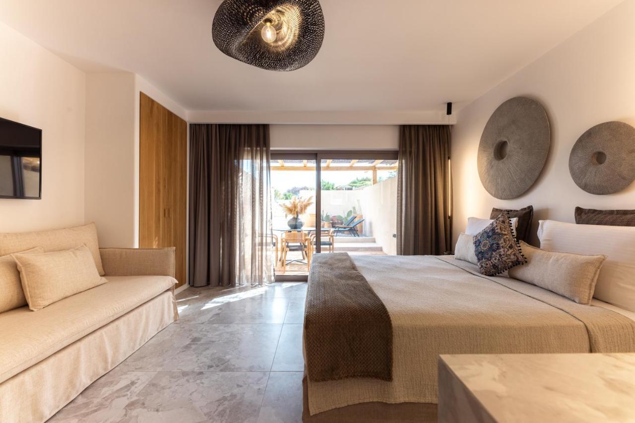 Athina Studios And Suites Plaka Bagian luar foto