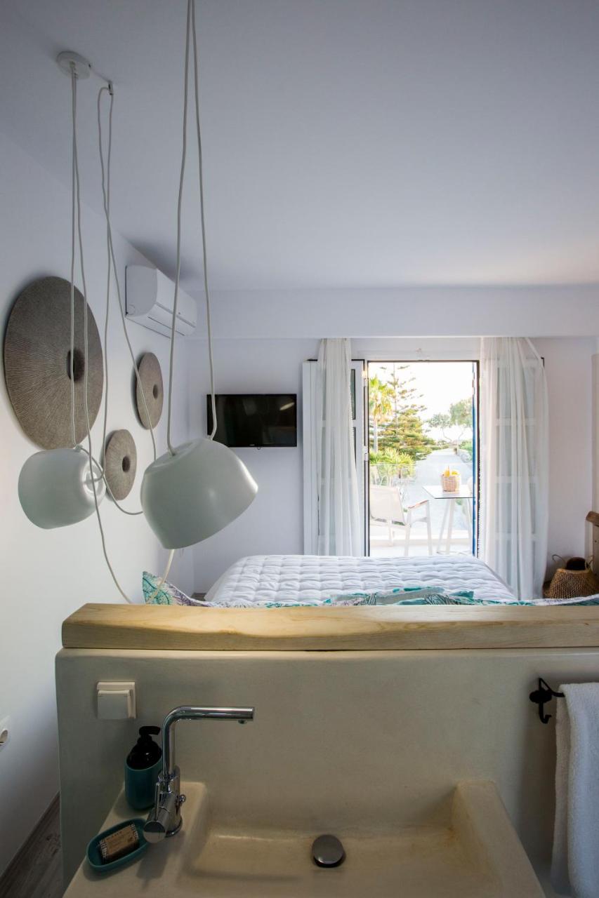 Athina Studios And Suites Plaka Bagian luar foto